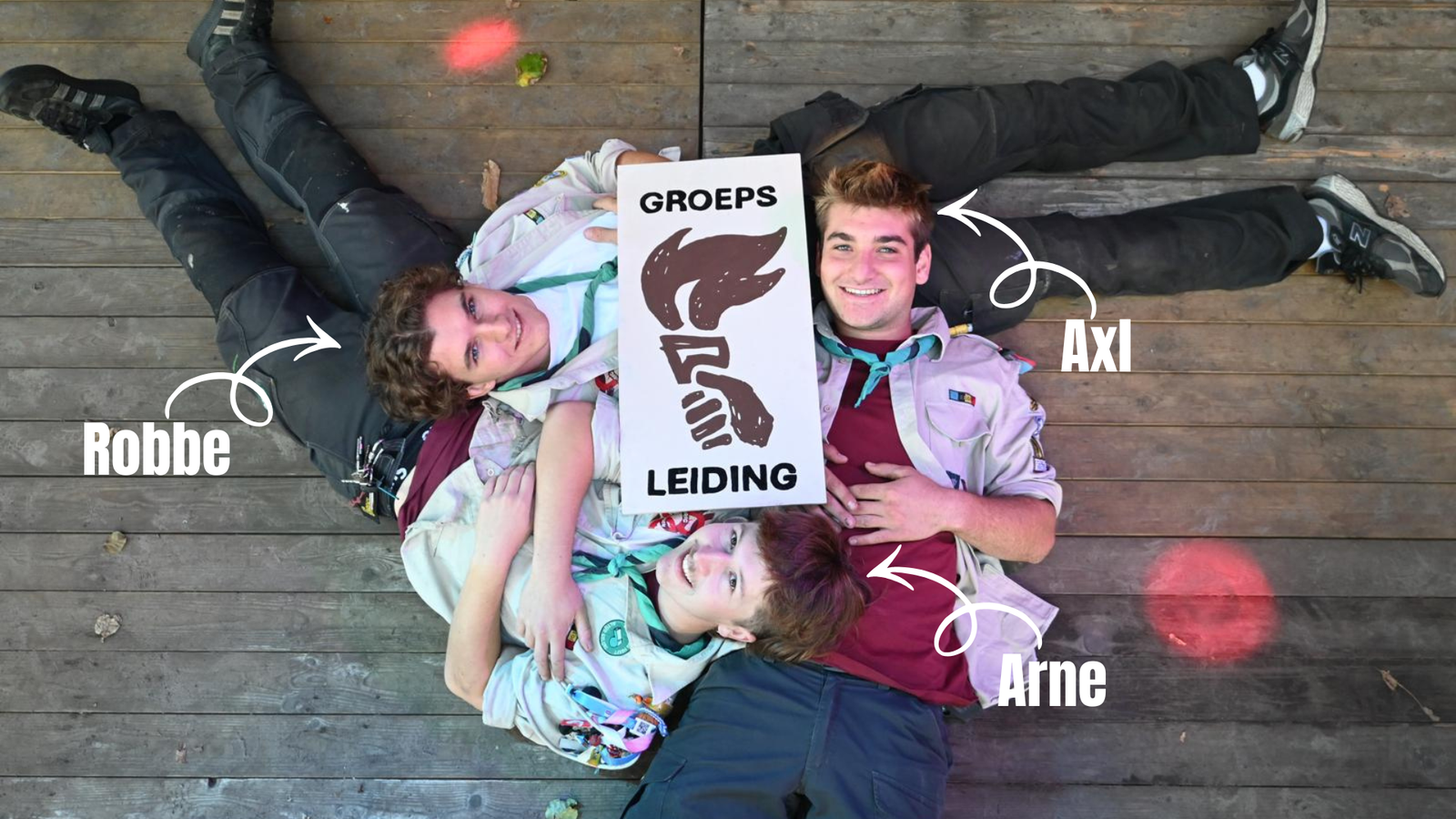 De groepsleiding van Scouts Sinaai